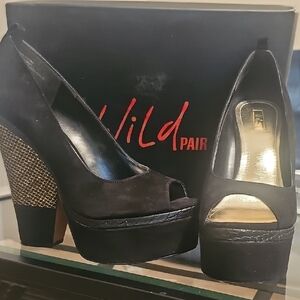 Wild Pair Black and Gold Platform Heels